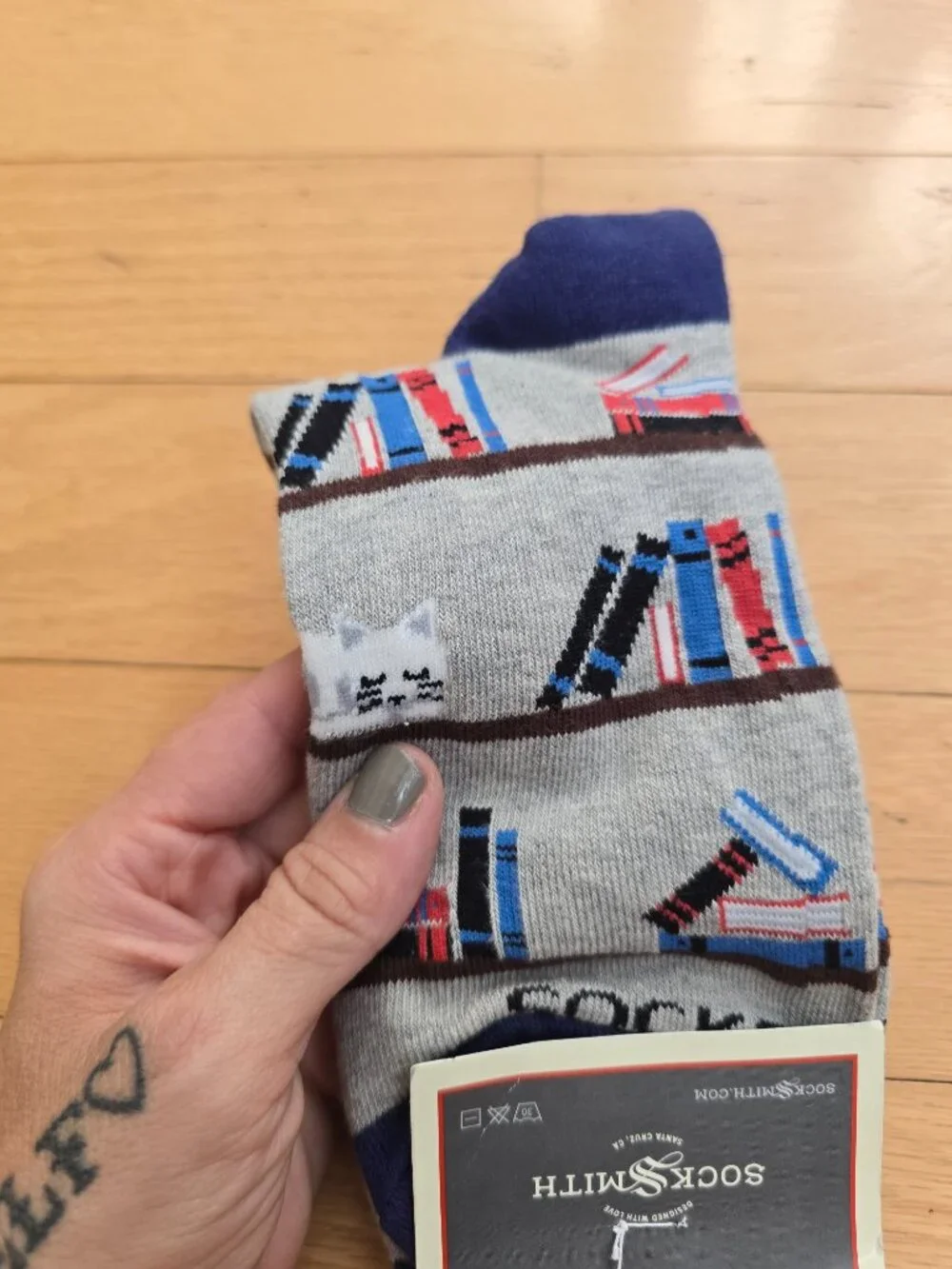 Socksmith | So Many Books So Little Time Gray Bookworm Novelty Crew Socks